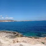 Charming Maisonette By The Sea