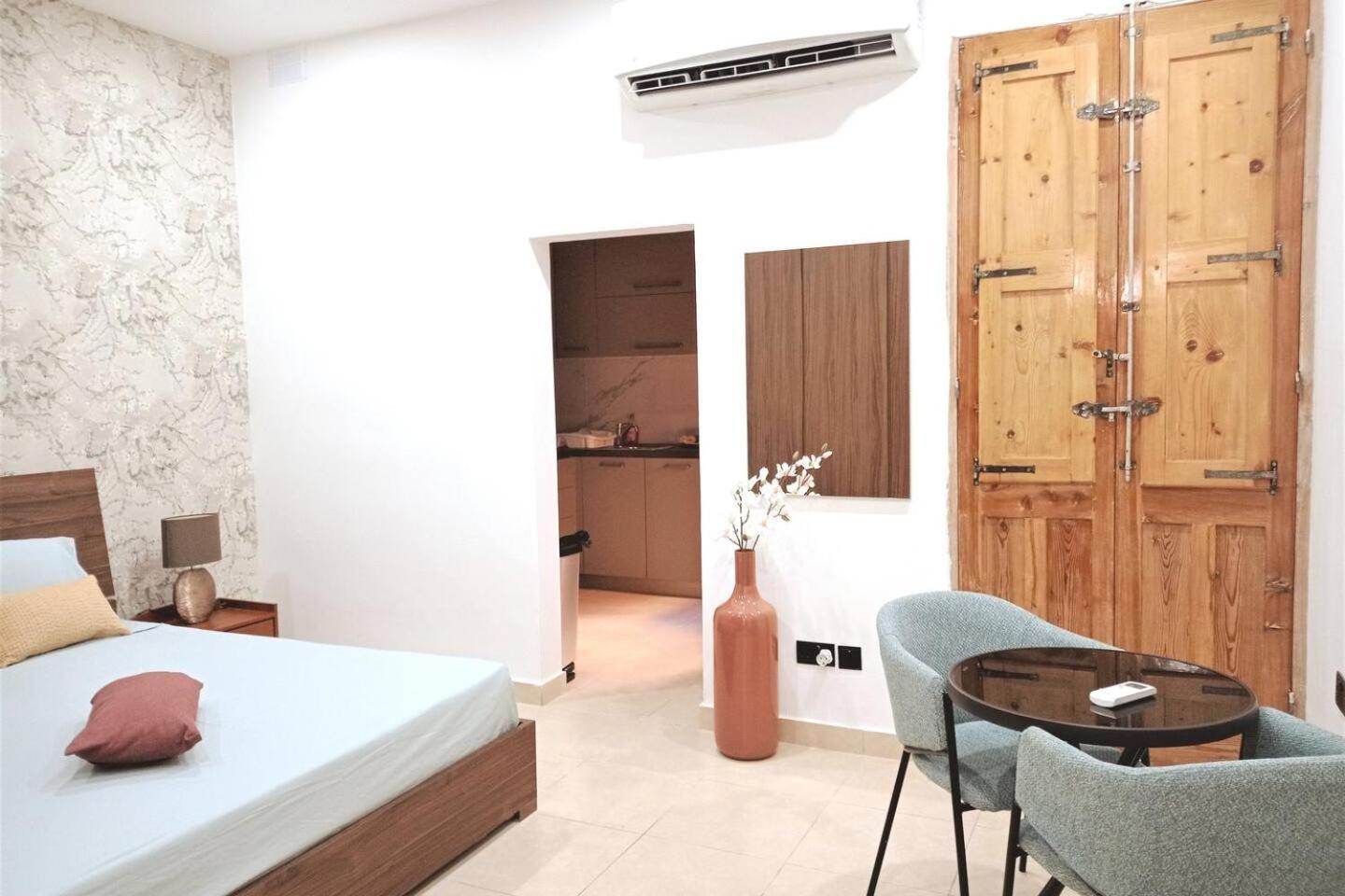 Charming Maisonette By The Sea * St. Paul's Bay